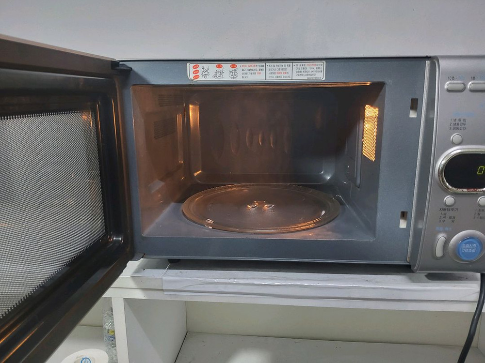 LG 패션 커브드 전자레인지(23리터)--1