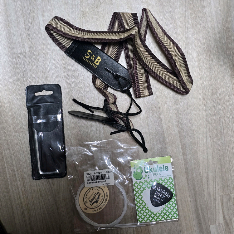 아반티(Auanti 106)우쿨렐레 플라워 디자인 + 전용 가방--5