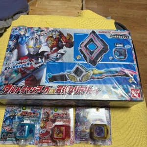 울트라맨 아크 DX 최강 나리키리 세트