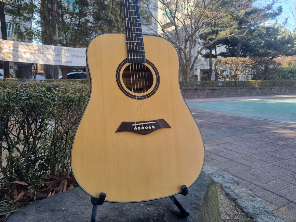 입문용 데임 통기타 신형 디자인 인기제품 기타 판매합니다--1