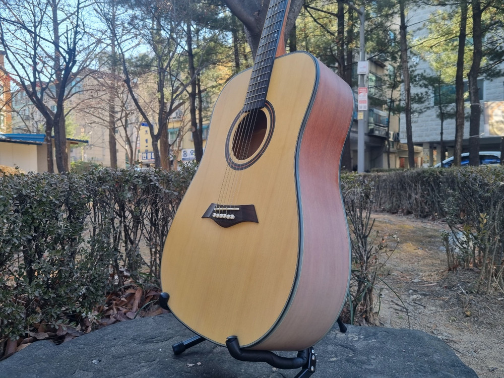 입문용 데임 통기타 신형 디자인 인기제품 기타 판매합니다--2