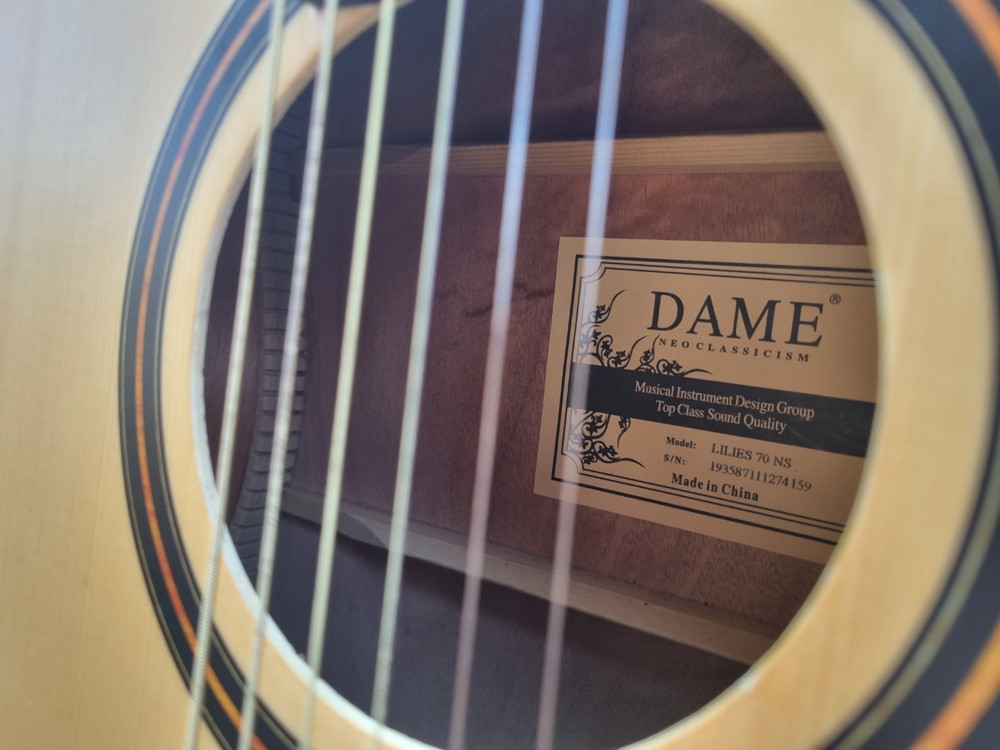 입문용 데임 통기타 신형 디자인 인기제품 기타 판매합니다--6