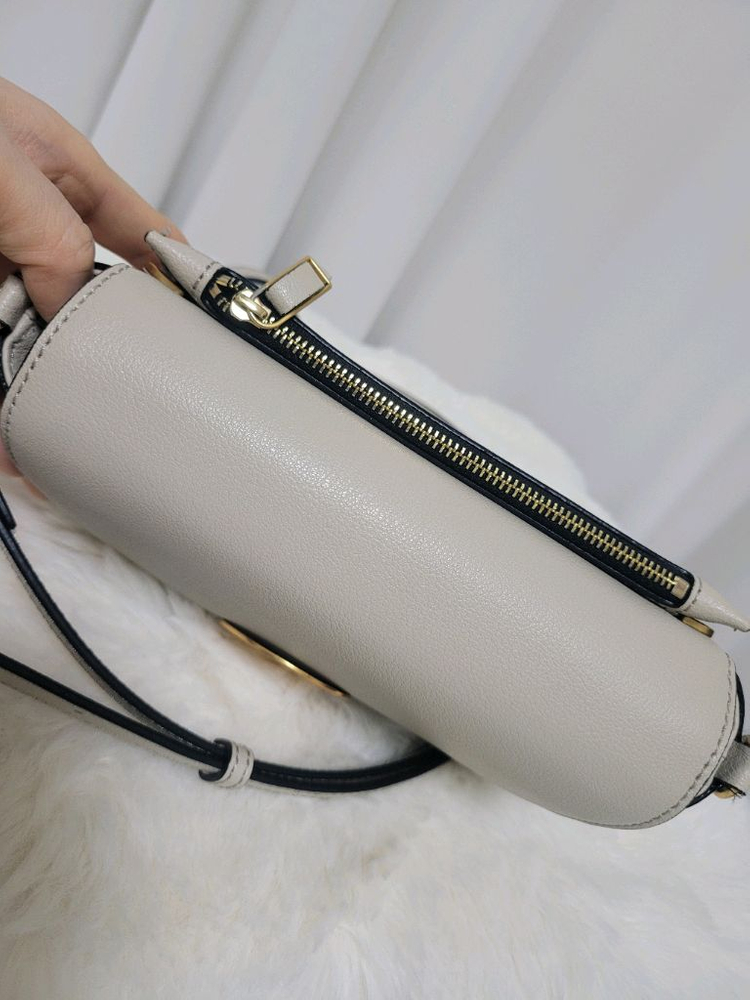 오야니 반달 라운드 크로스백 크림 숄더백 이미지