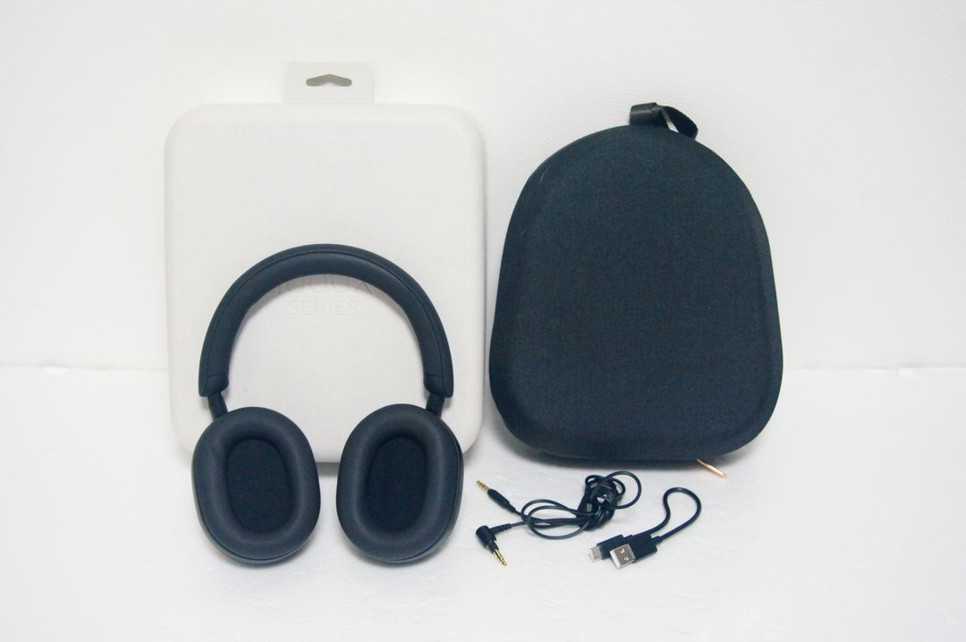 소니 WH-1000XM5 블루투스헤드폰 블랙팝니다.--1