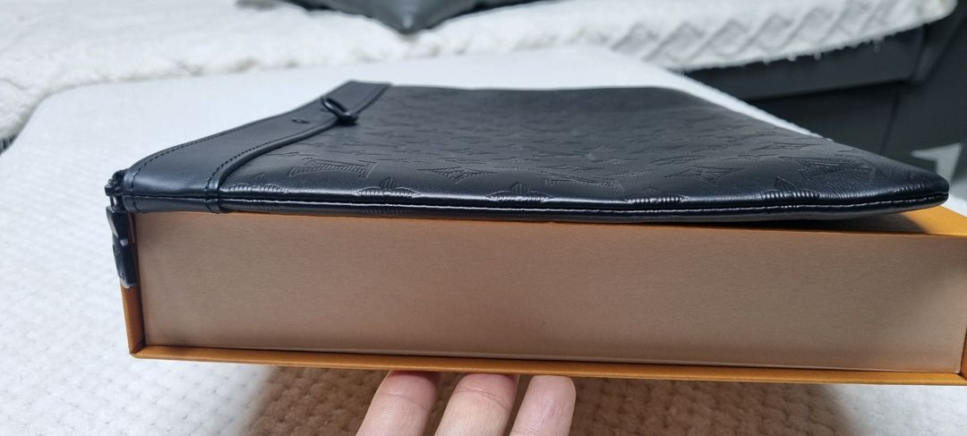 루이비통 디스커버리 쉐도우 클러치--2