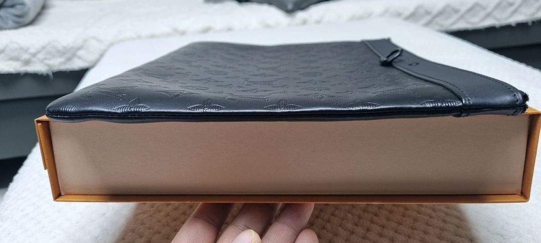 루이비통 디스커버리 쉐도우 클러치--3