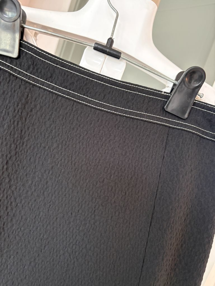 에트레 몽끄 엠보 스티치 스커트--3