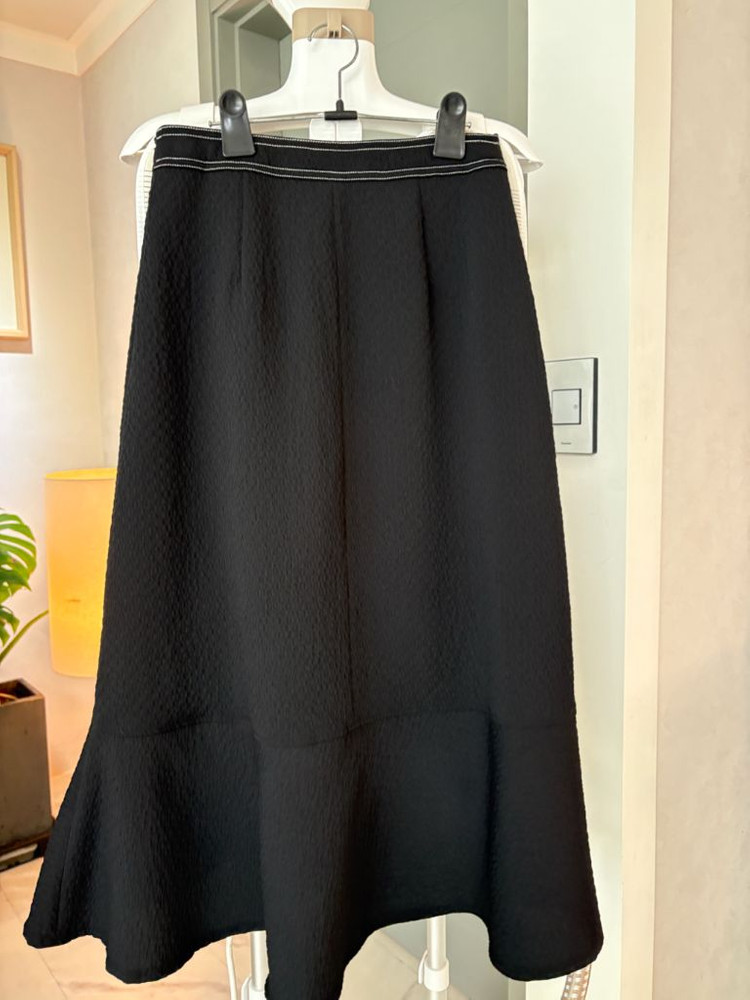 에트레 몽끄 엠보 스티치 스커트--4