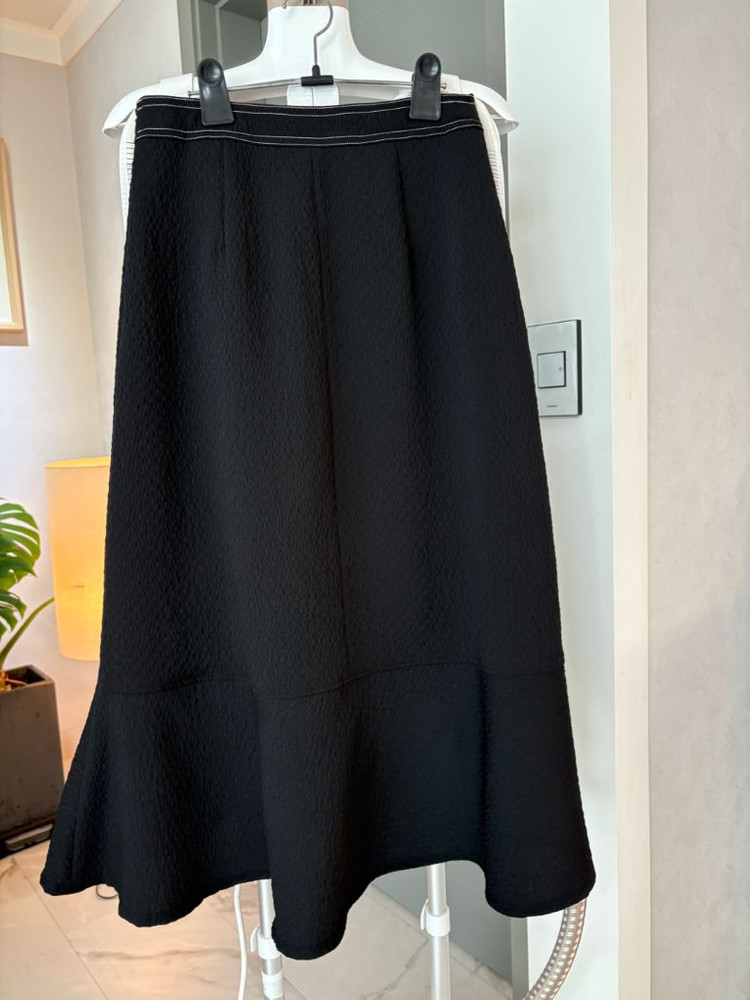 에트레 몽끄 엠보 스티치 스커트--5