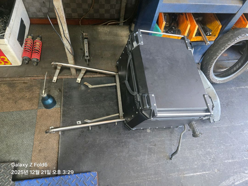 xmax300 짐대 탑박스 이미지