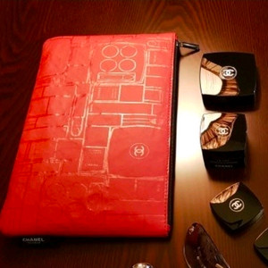 샤넬 빅 파우치 (레드. 레어템 )