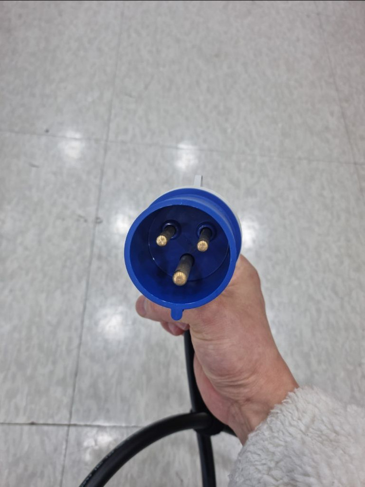 아우디 정품 전기차 충전 케이블 이미지