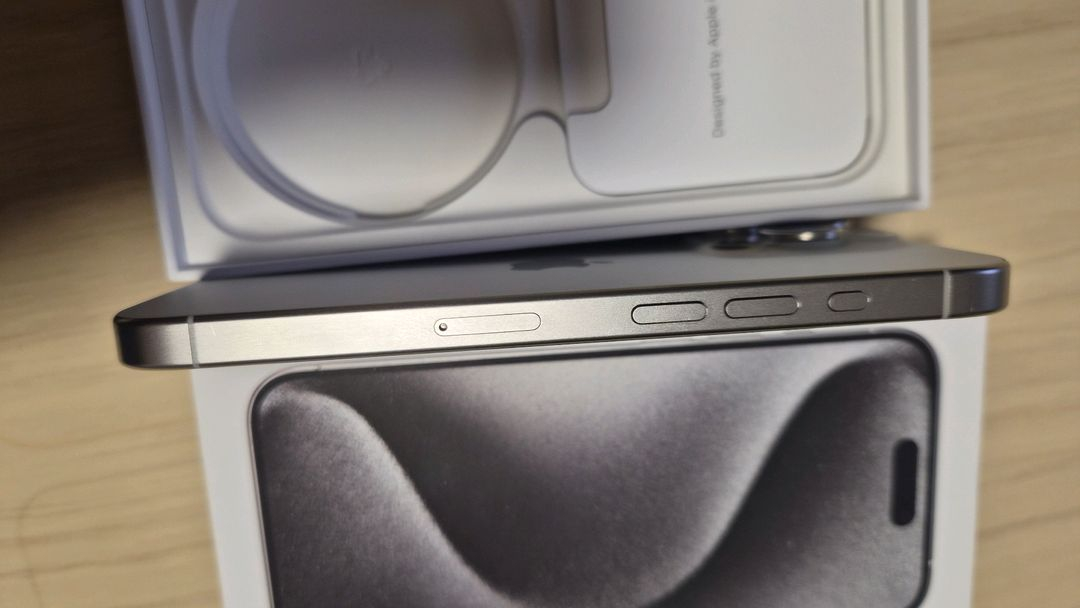 아이폰15프로 128G 화이트 이미지