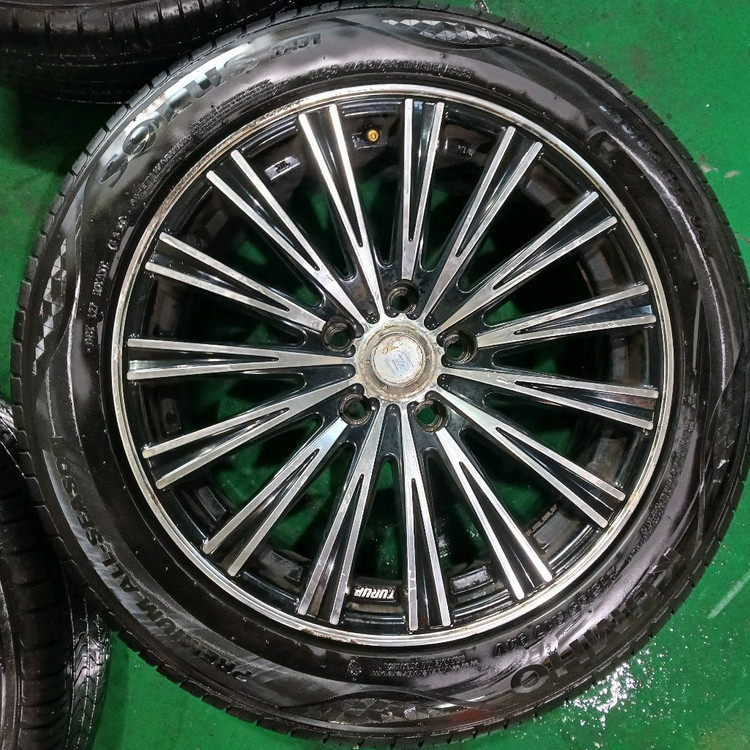 마르셀로 17인치 중고 휠 215 55 17 타이어 세팅 제품 판매합니다 이미지