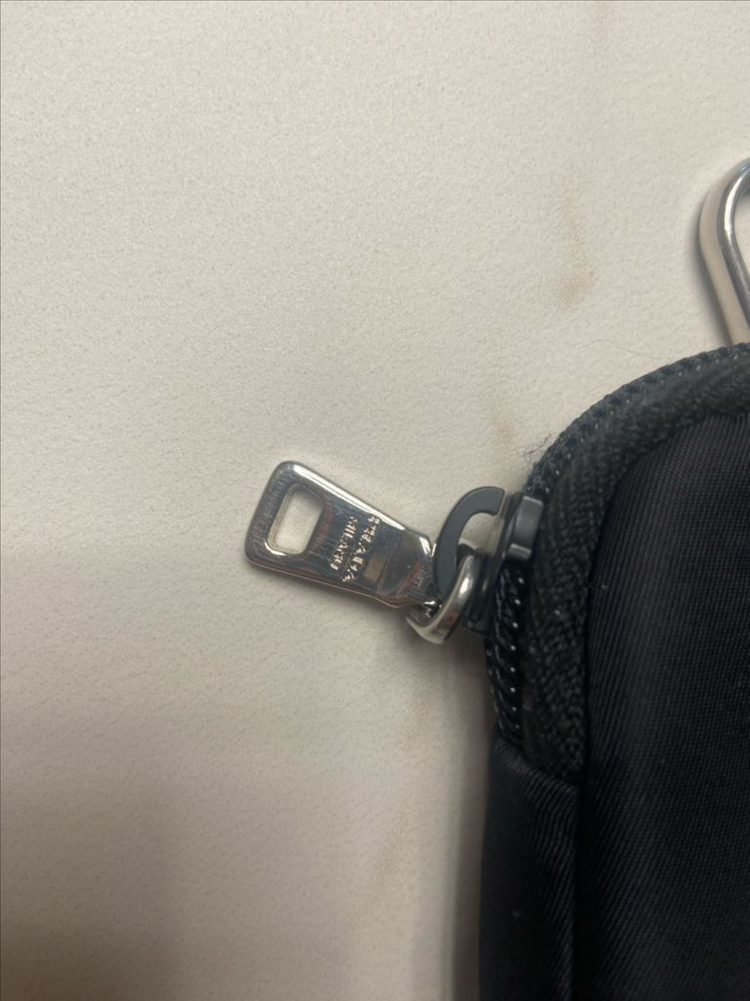 프라다 정품 키링 파우치--1