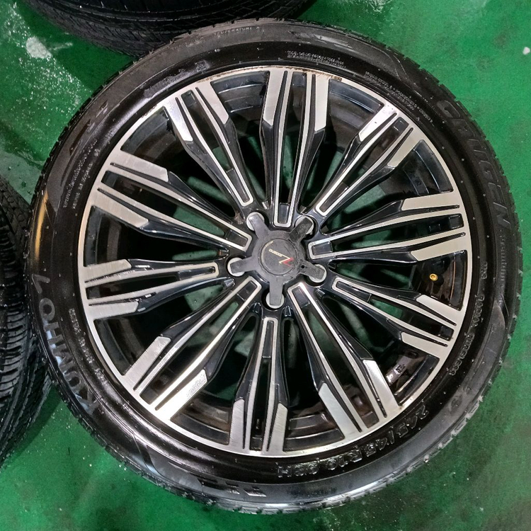 마르셀로 19인치 중고 휠 245 54 19 타이어 판매합니다 이미지