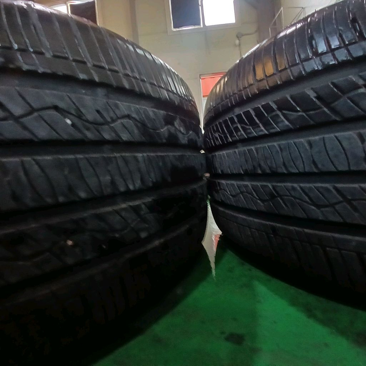 마르셀로 19인치 중고 휠 245 54 19 타이어 판매합니다 이미지