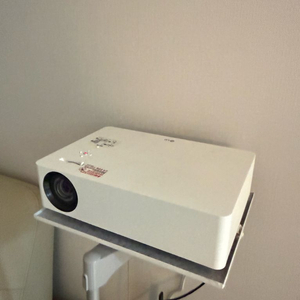 lg 4k 빔프로젝터 HU70LA