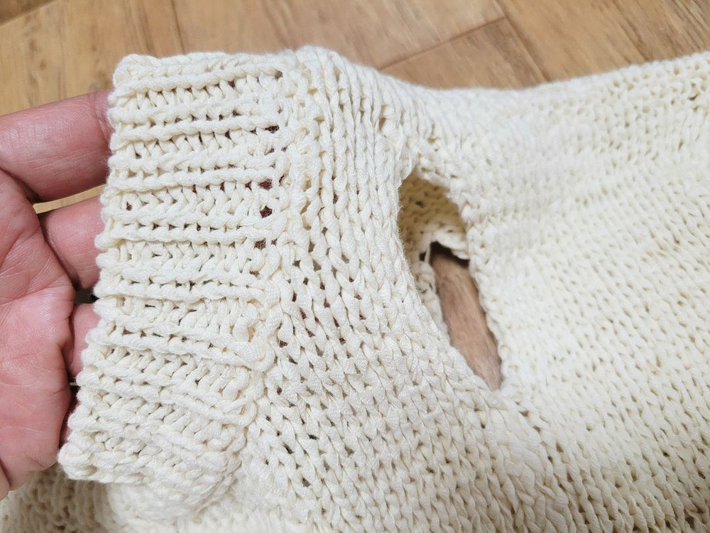 더오픈프로덕트(TheOpen Product) 컷아웃 코튼스웨터 프리사이즈 새상품--3