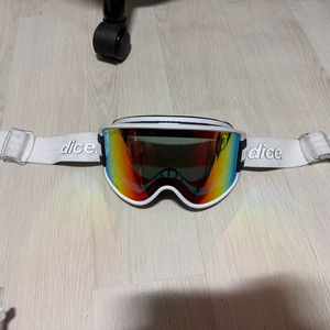 2526 다이스 굿맨 리미티드 모델 변색 2장