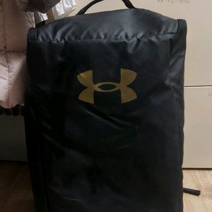 언더아머 컨테인 백팩 상급팝니다