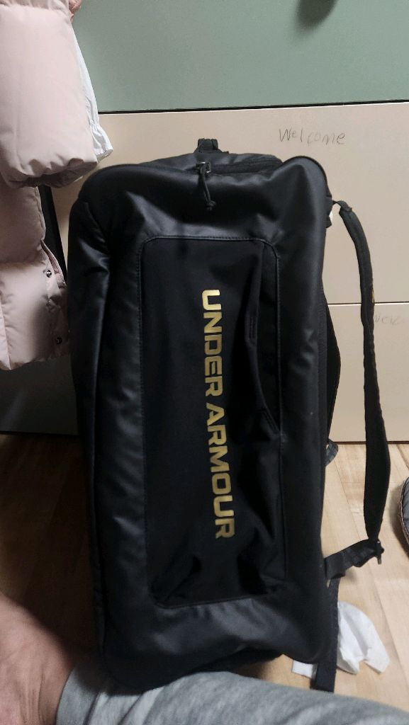 언더아머 컨테인 백팩 상급팝니다--1