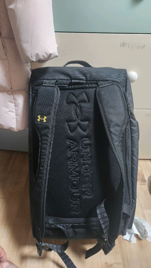 언더아머 컨테인 백팩 상급팝니다--3