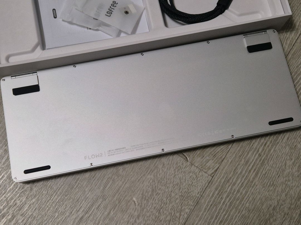 로프리 플로우2 84키 서퍼축 화이트 키보드 유무선 블루투스 키보드--2