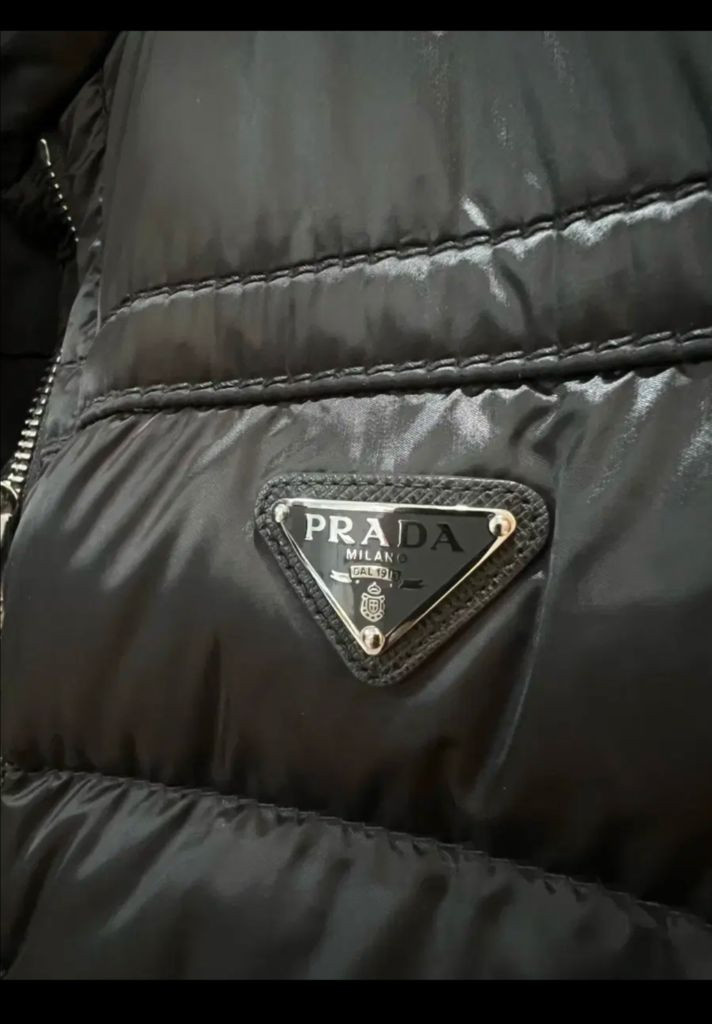 프라다 구스다운 패딩 42 (새상품급)--2