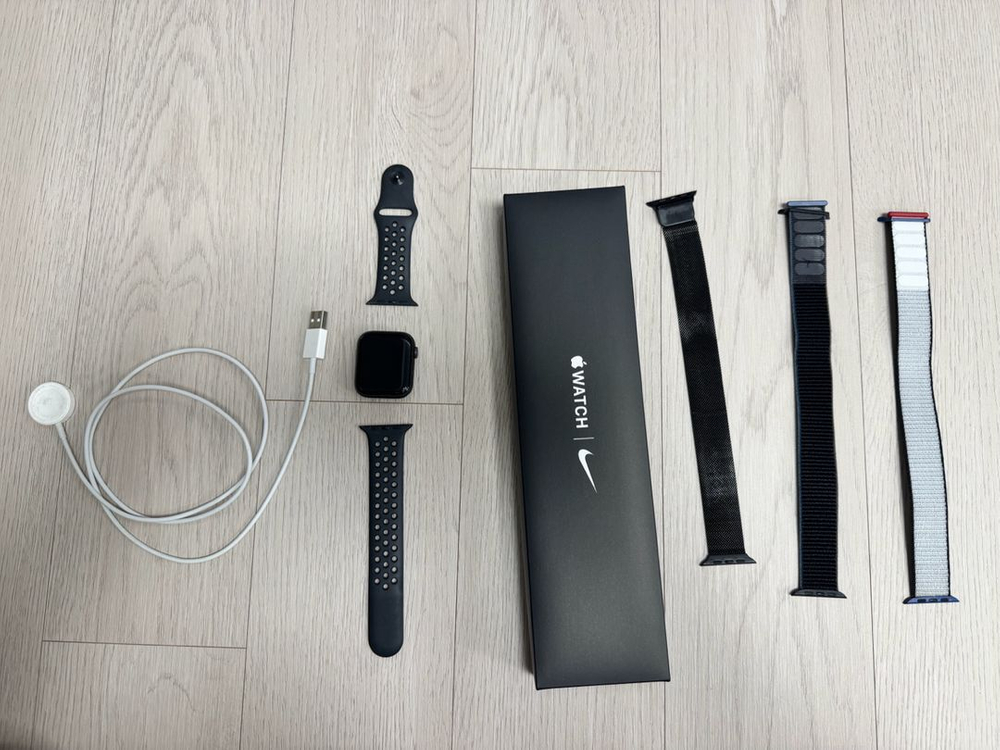 애플워치 SE 44mm 나이키 에디션 스페이스 그레이 판매--1