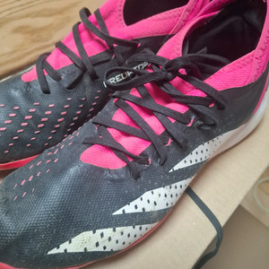 아디다스 프레데터 풋살화