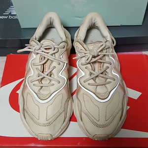 아디다스 오즈위고235사이즈운동화