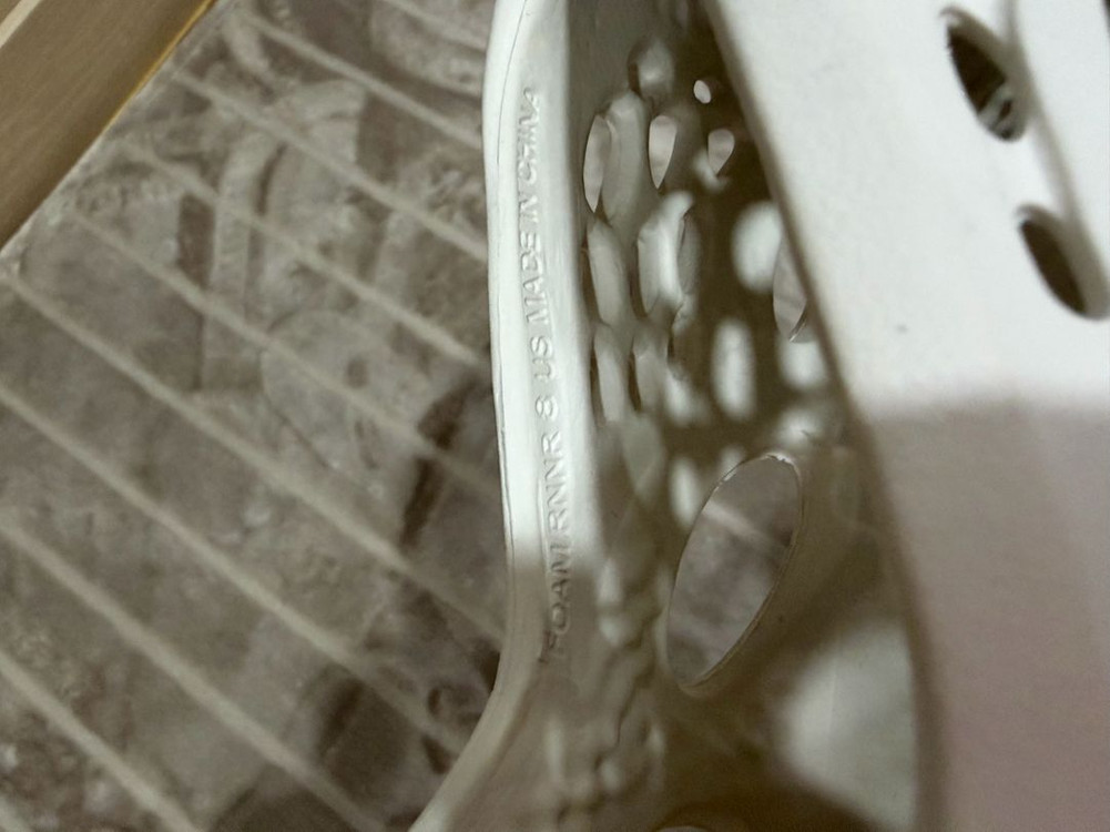 아디다스 이지폼 러너 샌드 화이트 이미지