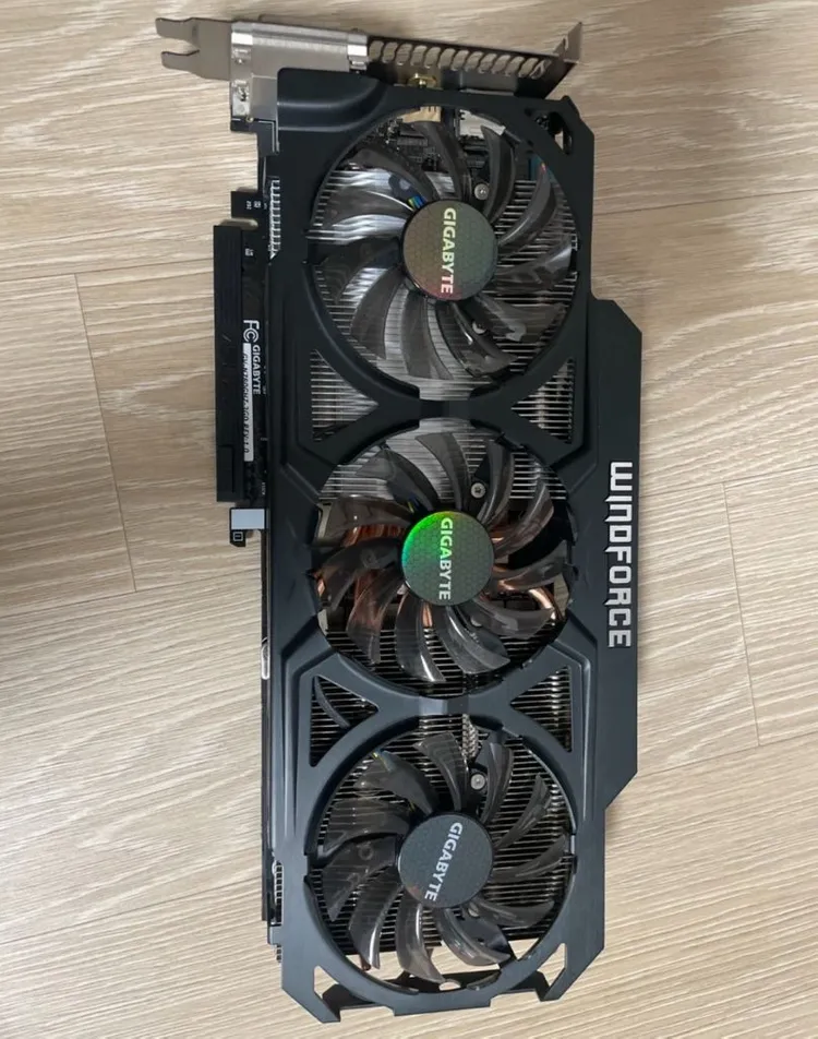 기가바이트 윈드포스 그래픽카드 GTX 780 - 안심되는 중고거래