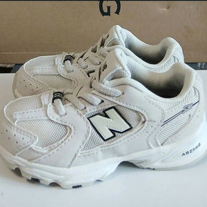 뉴발란스키즈530 145아이보리 운동화 <거의 새거>