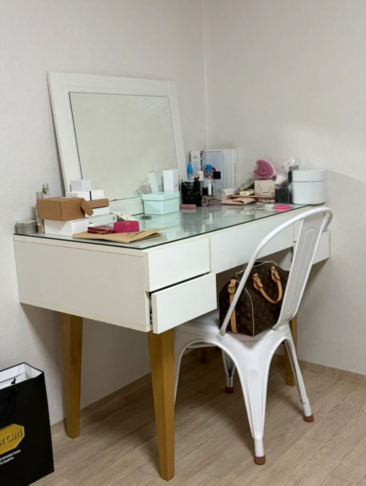 화이트우드화장대 (거울,강화유리,의자제외) 이미지