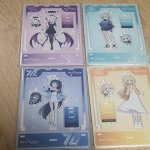 블루아카이브 4컷 코믹 특별판 아크릴 스탠드 4종 미개봉 팝니다