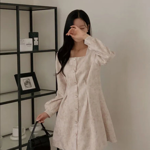 리리앤코 스퀘어넥 원피스 택달린 새제품 | 하객룩 데이트룩 아뜨랑스 프롬데이원 이미지