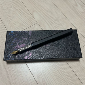 겸손몰 베개 만년필 18k 금촉 한정판(미사용)
