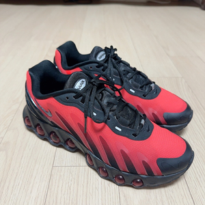 [250] 나이키 에어맥스 dn8 짐레드