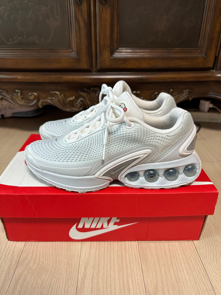 [245] 나이키 에어맥스dn 화이트 메탈릭 실버--1