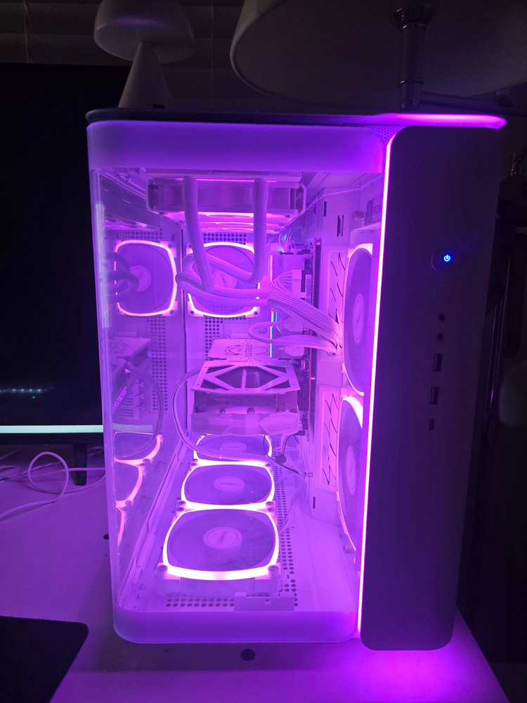 인텔 14700k 64g 1tb 4070 12g 게임 및 영상편집 pc 판매합니다--2