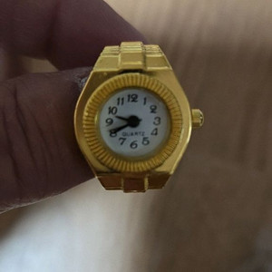 여성용 골드 시계