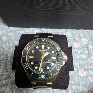 태그호이어 아쿠아레이서 300 신형