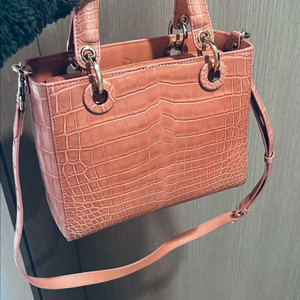 크로커다일 패턴 핸드백