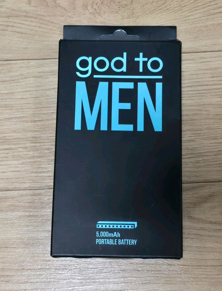 지오디 굿즈 팔찌+보조배터리+반다나+패딩--3