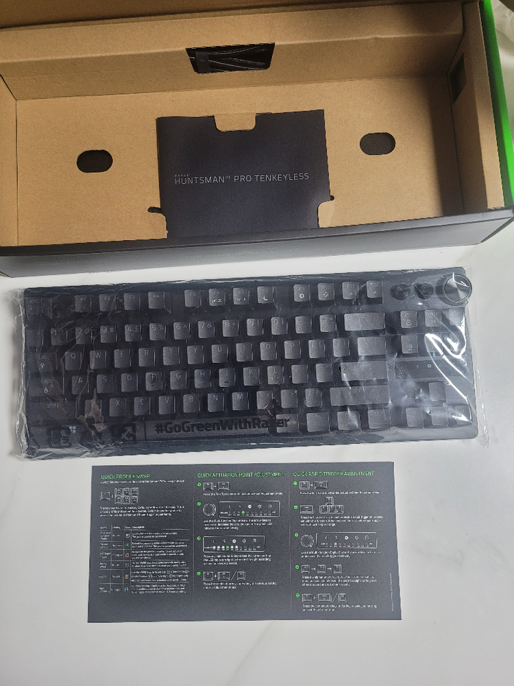 레이저 헌츠맨 v3 pro tkl 키보드 풀박스 판매--2