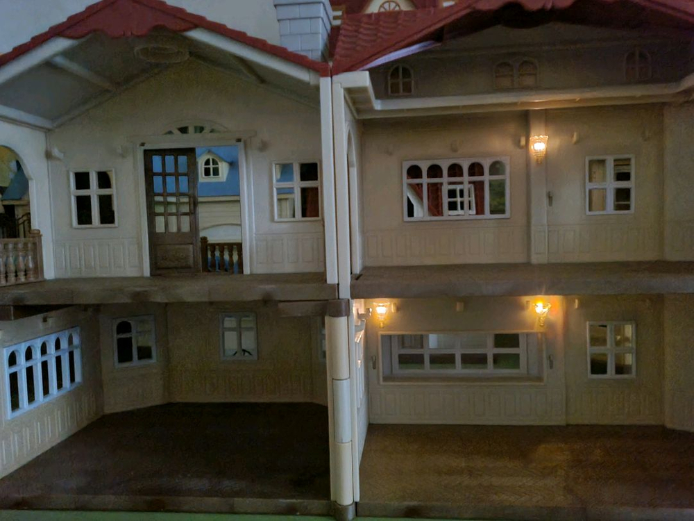 실바니안 불 들어오는 패밀리 이층집+덤 상품 집 드립니다.--4