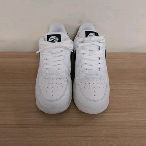 여성 나이키 에어포스1 07 운동화 (235)