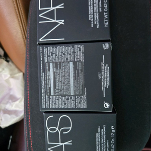 나스 퓨어 래디언트 프로텍션 아쿠아 글로우 쿠션 리필